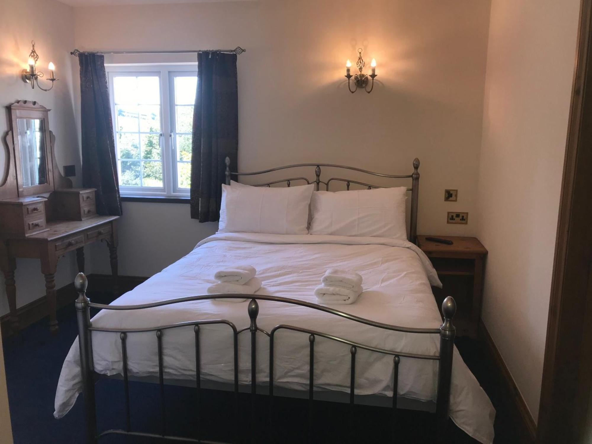 Great Trethew Manor Hotel & Self Catering Lodges Liskeard Phòng bức ảnh