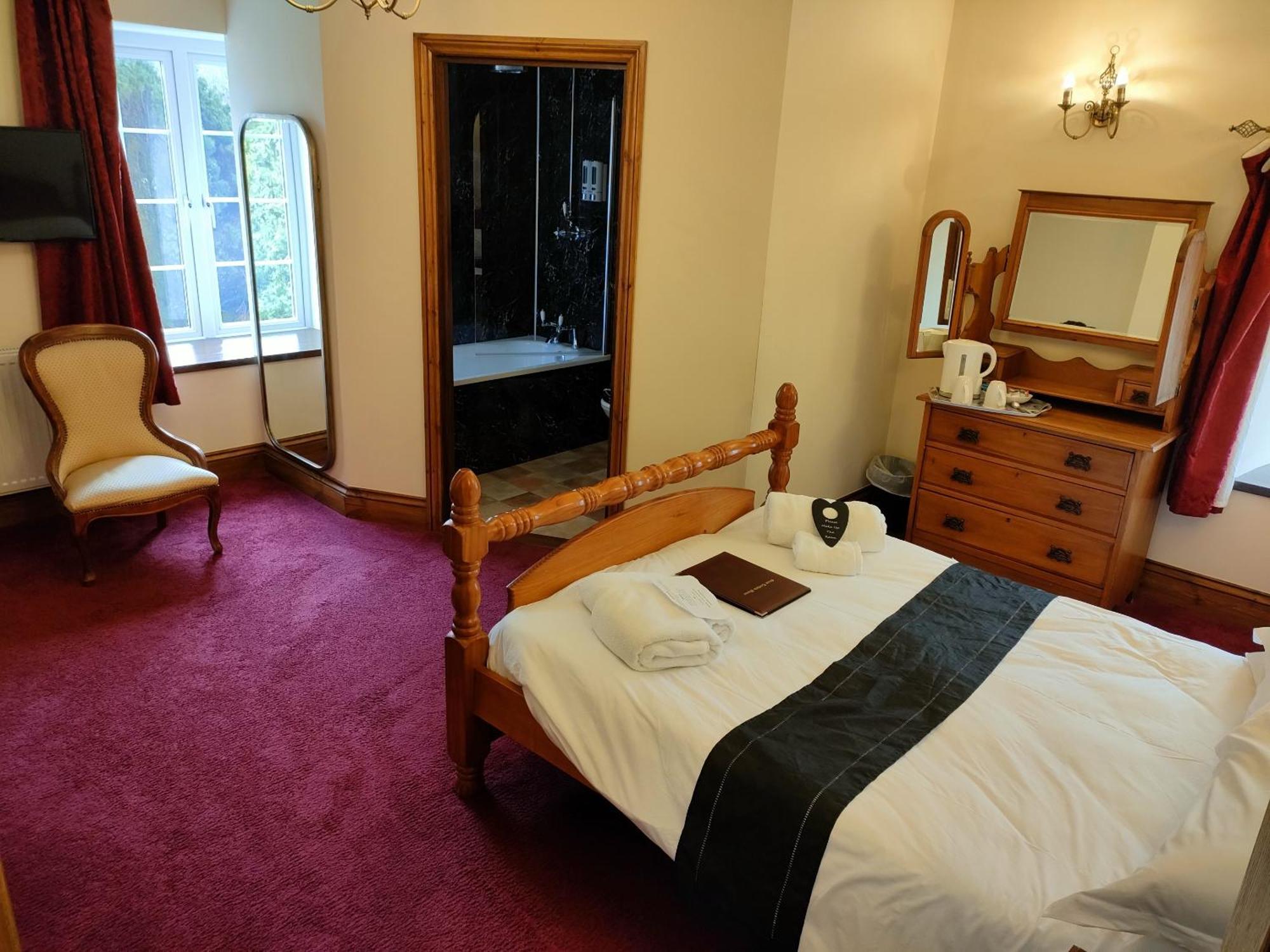 Great Trethew Manor Hotel & Self Catering Lodges Liskeard Phòng bức ảnh